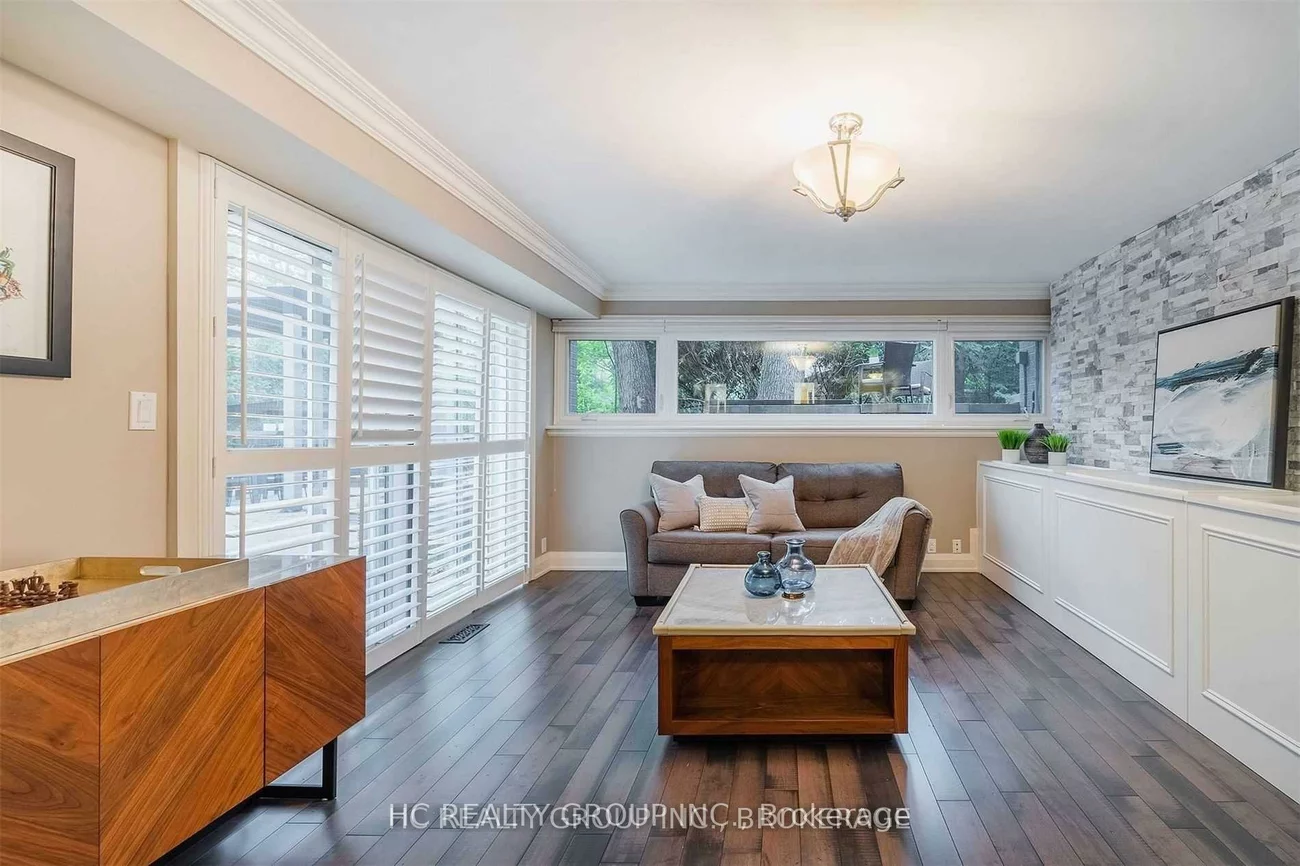 1513, Merrow, Lorne Park, Mississauga