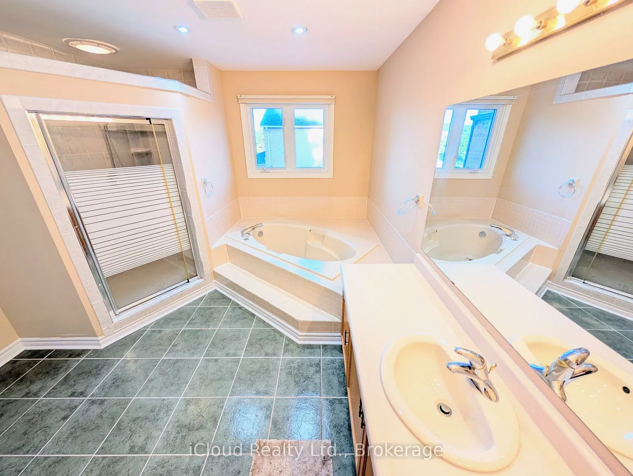 3669, Baird, Erin Mills, Mississauga