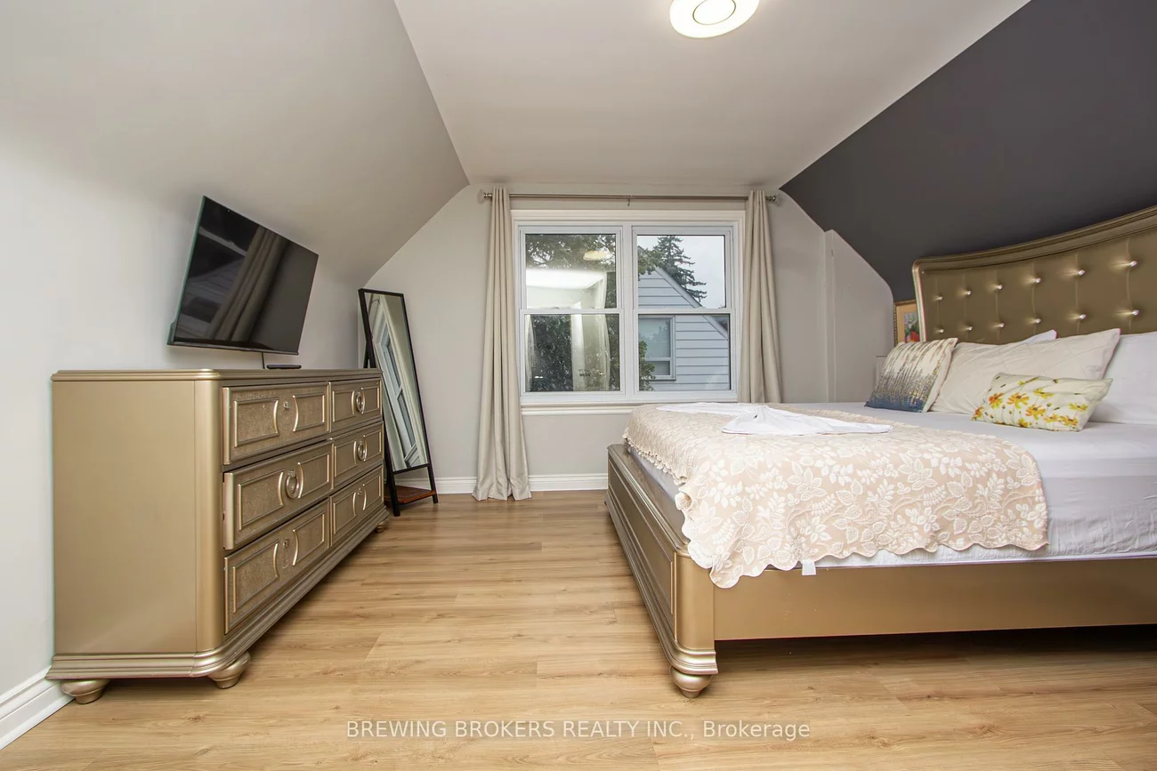 1536, Applewood, Lakeview, Mississauga