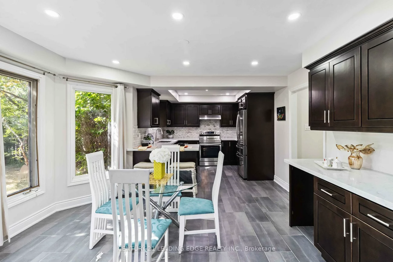 5201, CHAMPLAIN, Hurontario, Mississauga