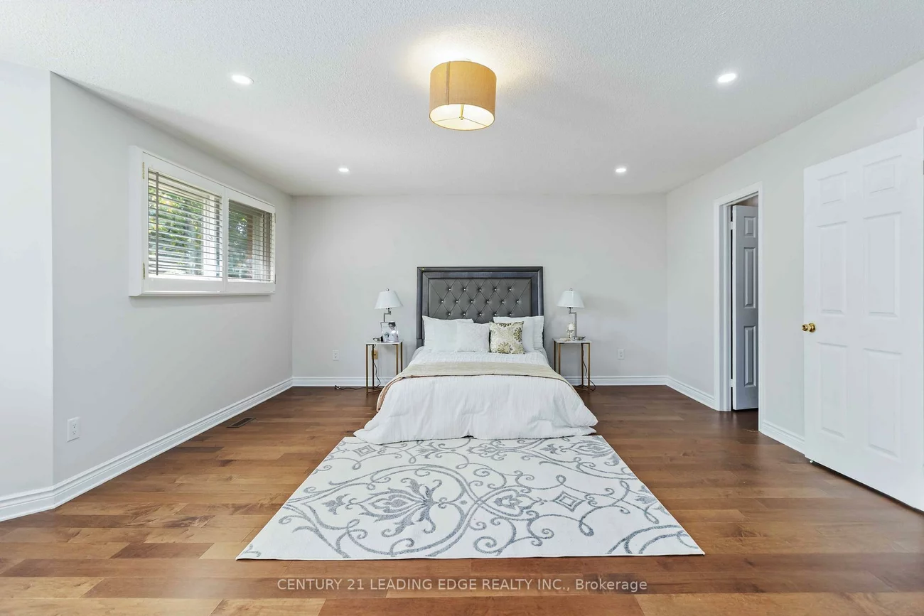 5201, CHAMPLAIN, Hurontario, Mississauga