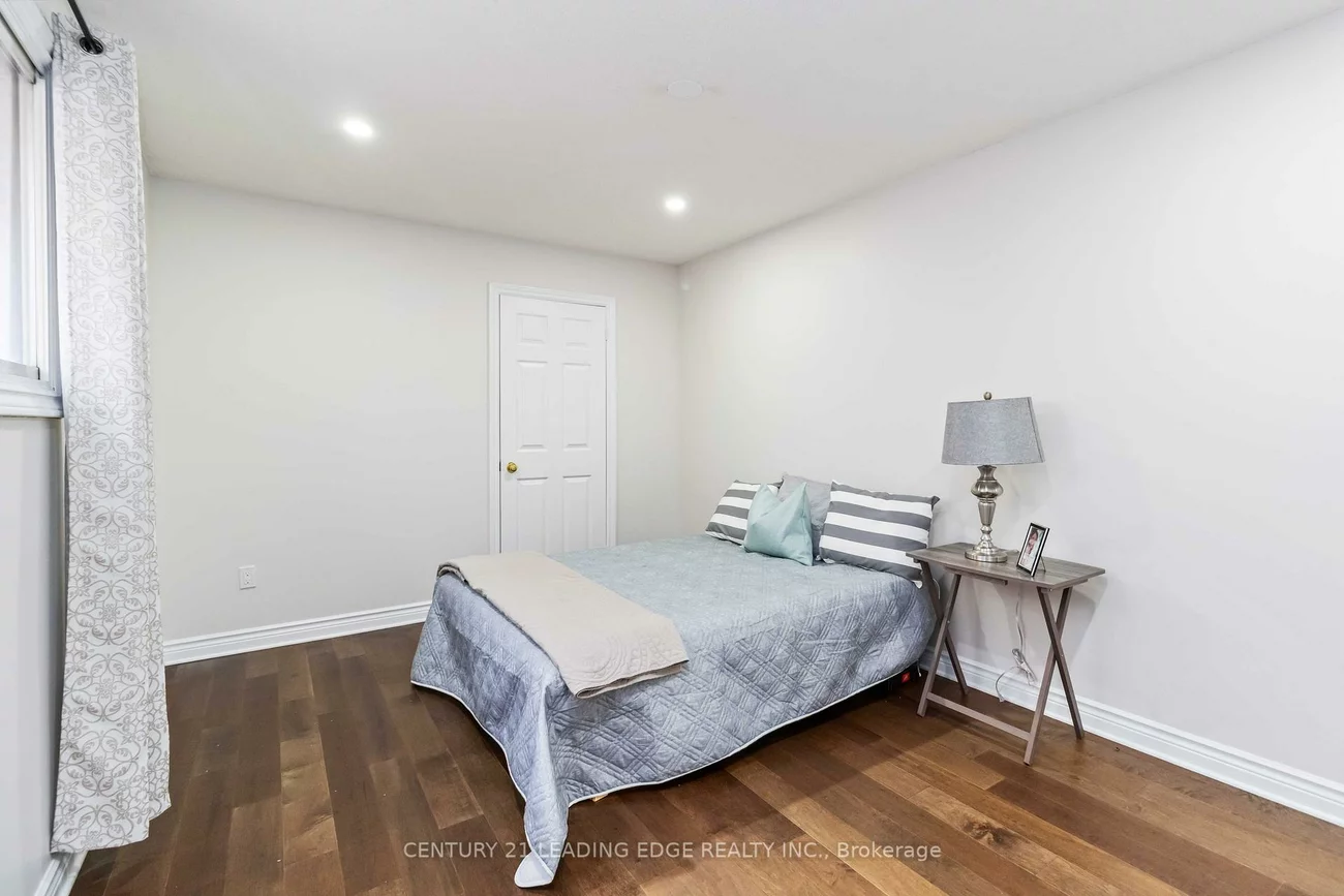 5201, CHAMPLAIN, Hurontario, Mississauga