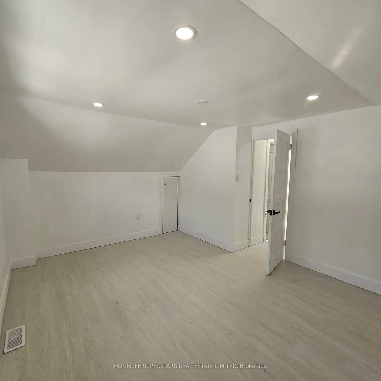 3130, Merritt, Malton, Mississauga