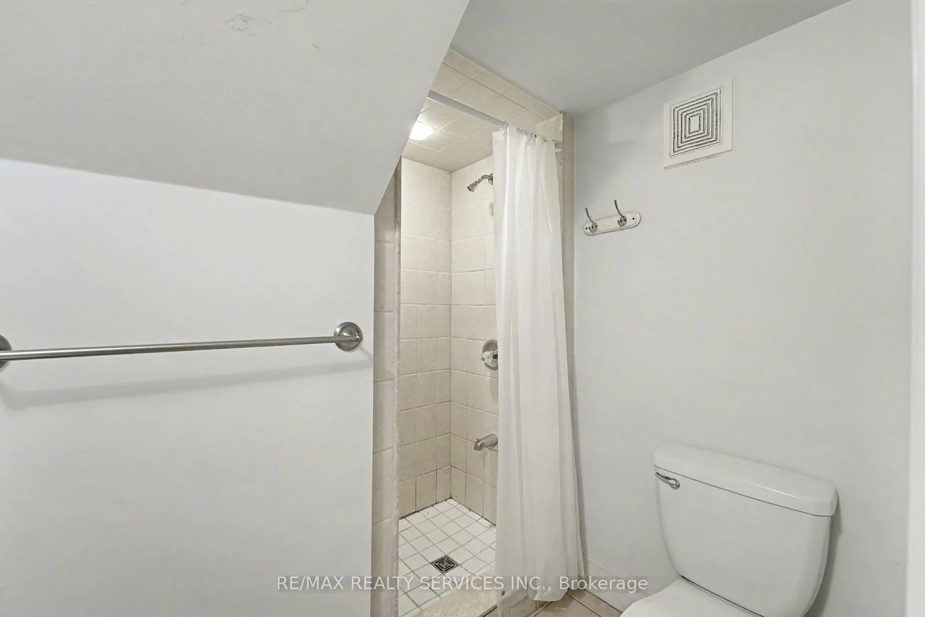 1032, Blueheron, East Credit, Mississauga