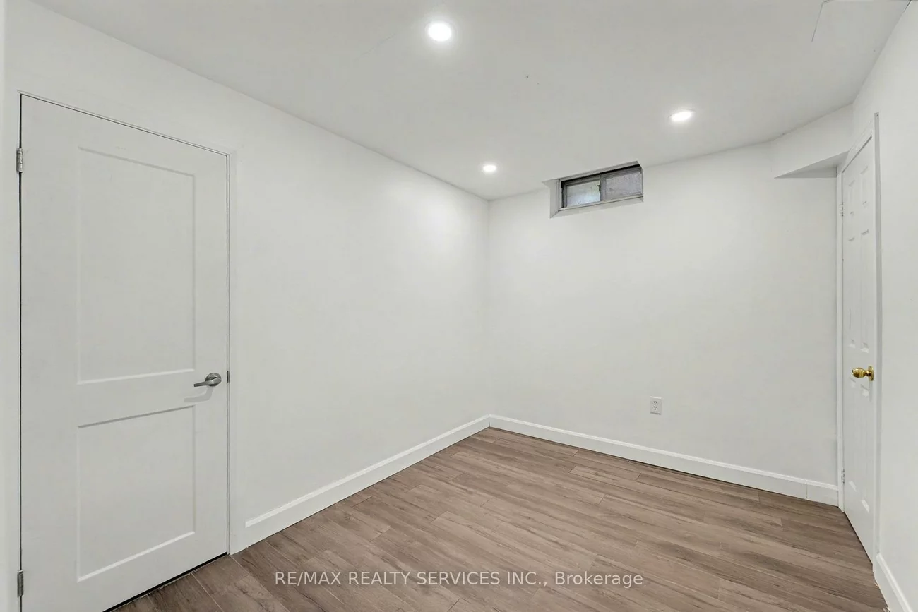 1032, Blueheron, East Credit, Mississauga