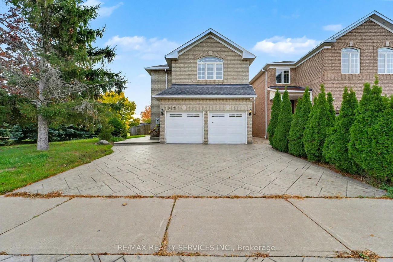 1032, Blueheron, East Credit, Mississauga