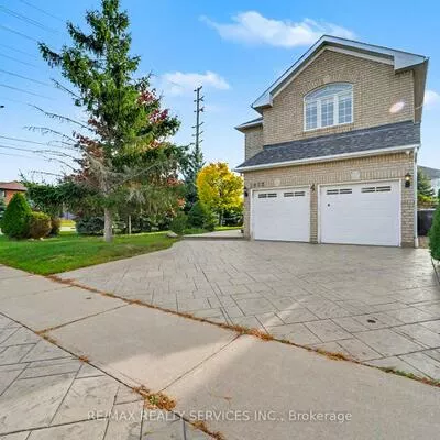 1032, Blueheron, East Credit, Mississauga