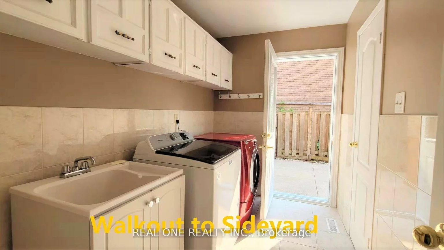 2405, Benedet, Clarkson, Mississauga