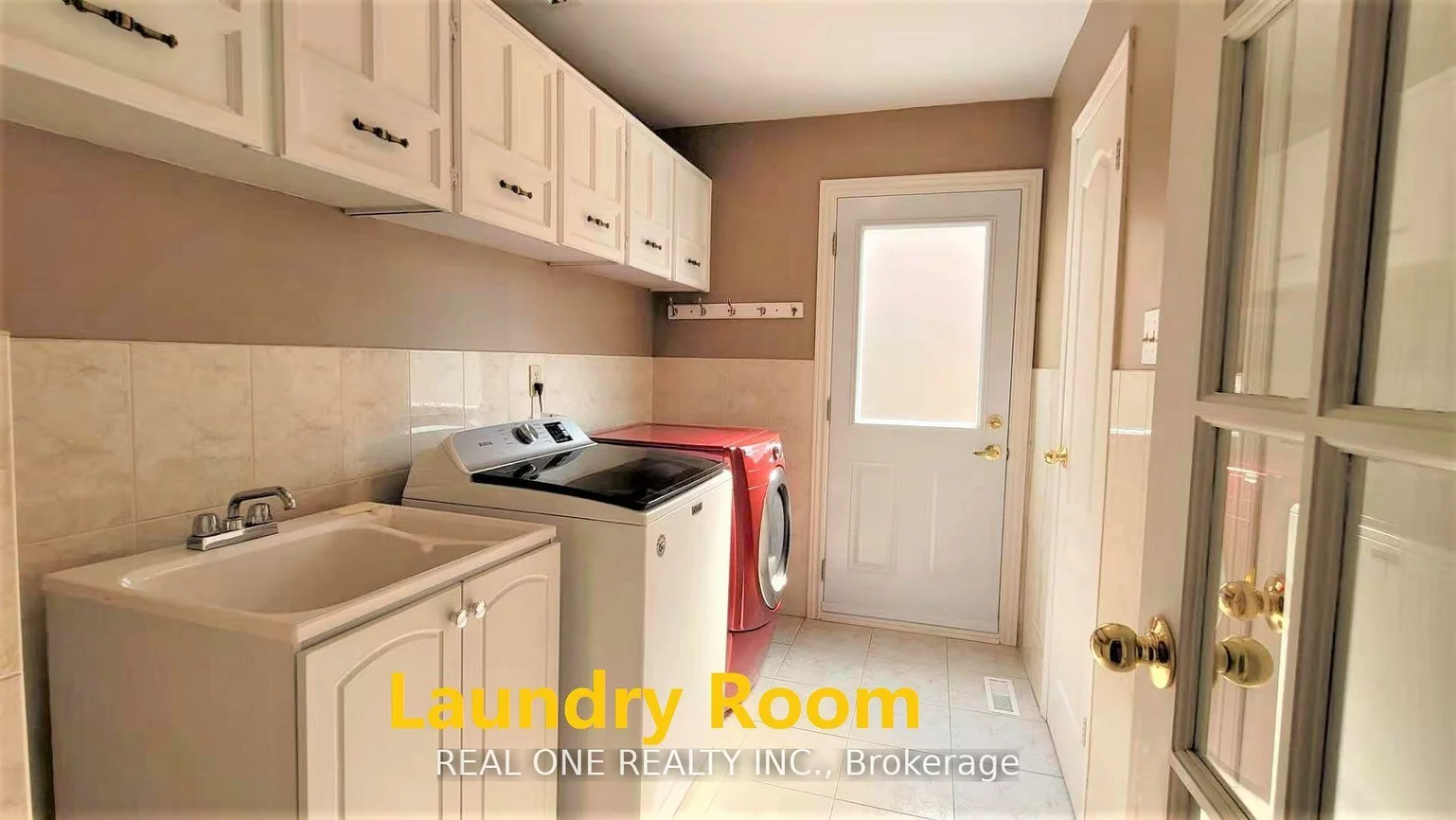 2405, Benedet, Clarkson, Mississauga