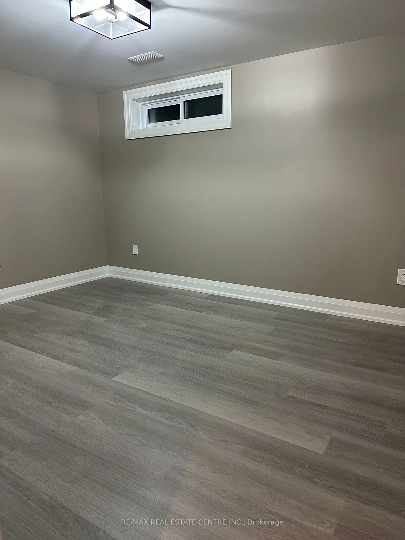 10, Suburban, Streetsville, Mississauga