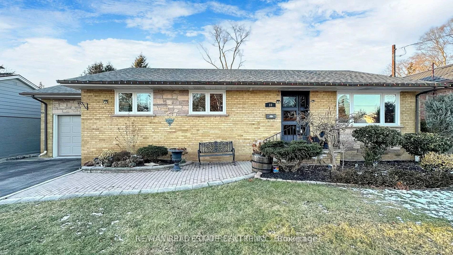 10, Suburban, Streetsville, Mississauga