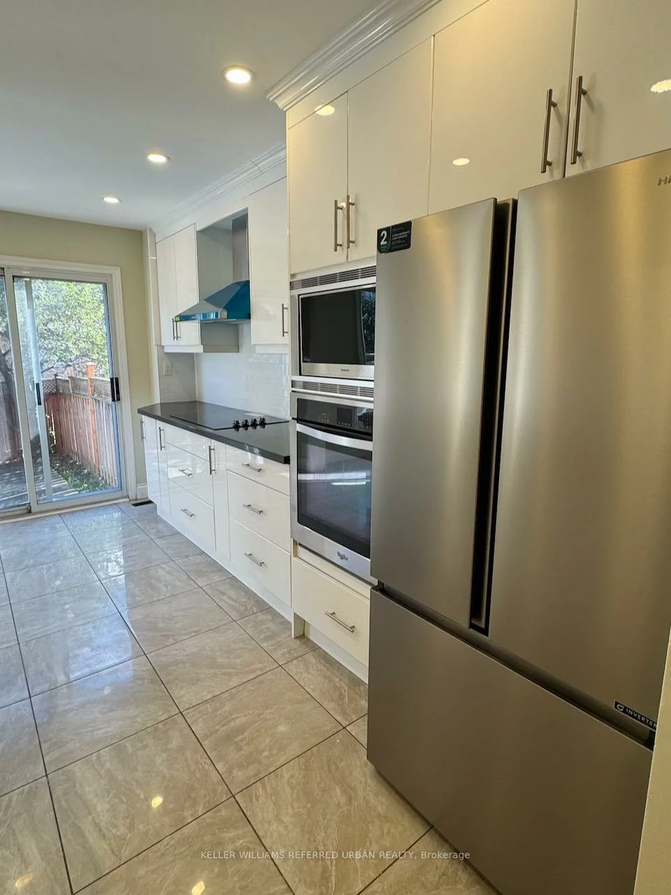 592, Leatherleaf, Hurontario, Mississauga