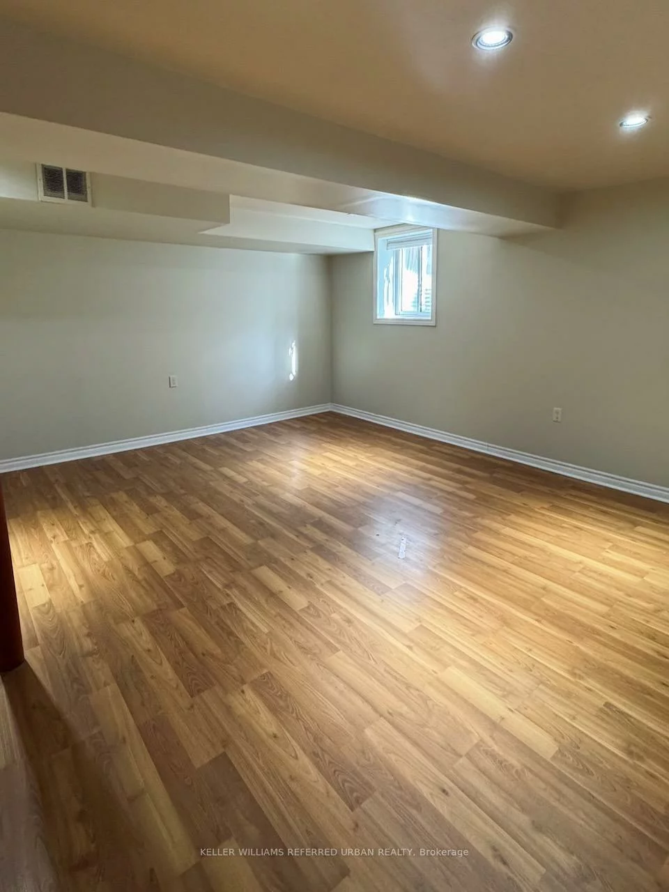 592, Leatherleaf, Hurontario, Mississauga