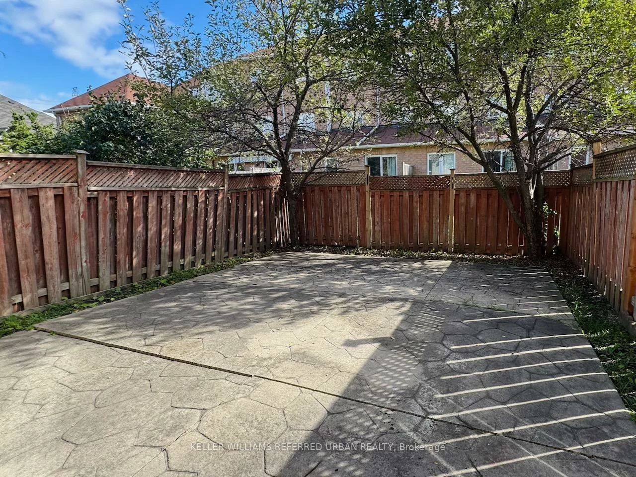 592, Leatherleaf, Hurontario, Mississauga