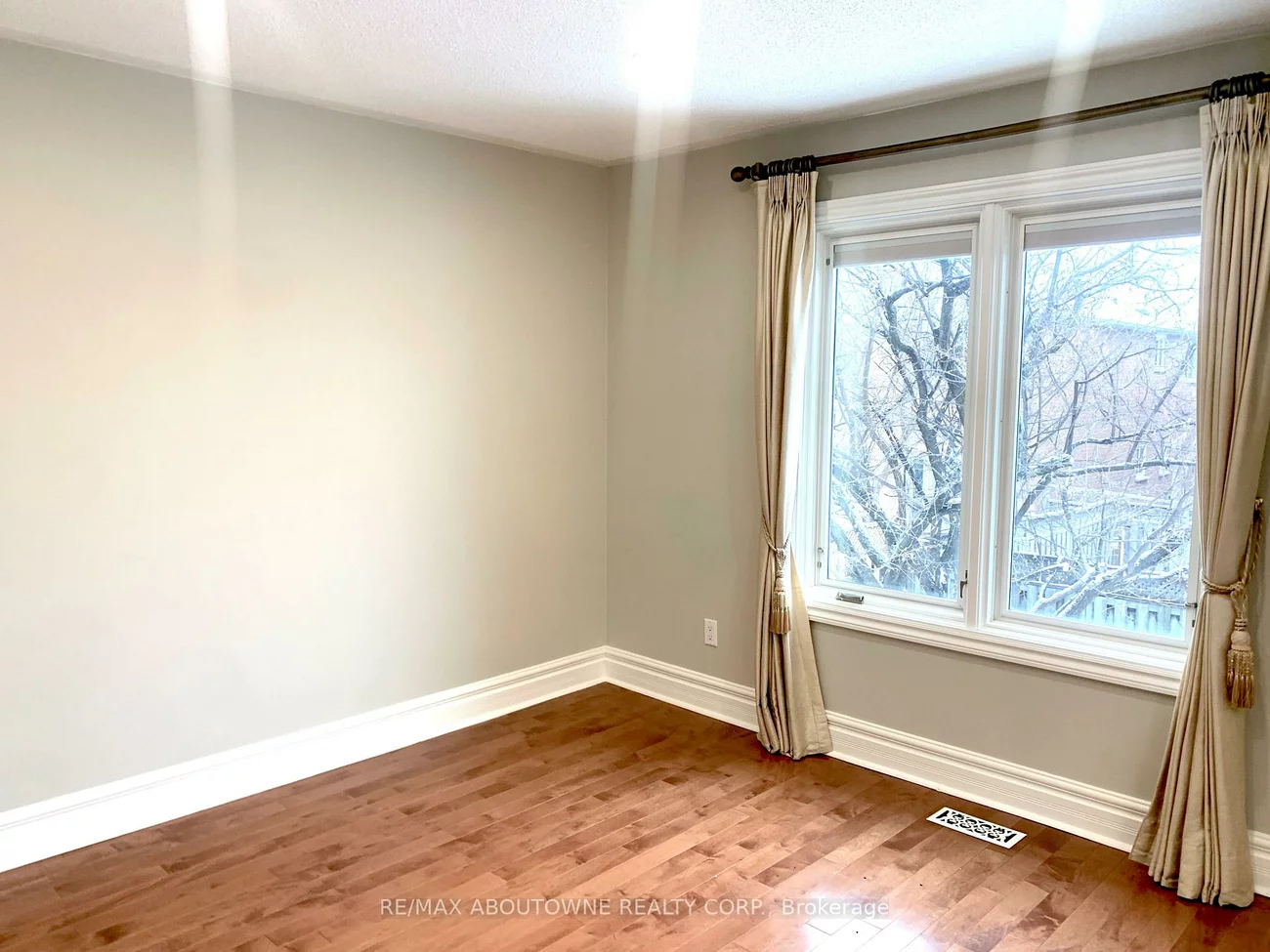 4766, Wild Rose, East Credit, Mississauga