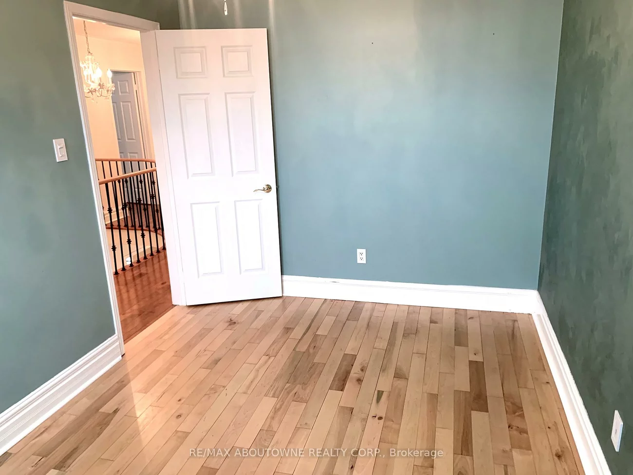 4766, Wild Rose, East Credit, Mississauga