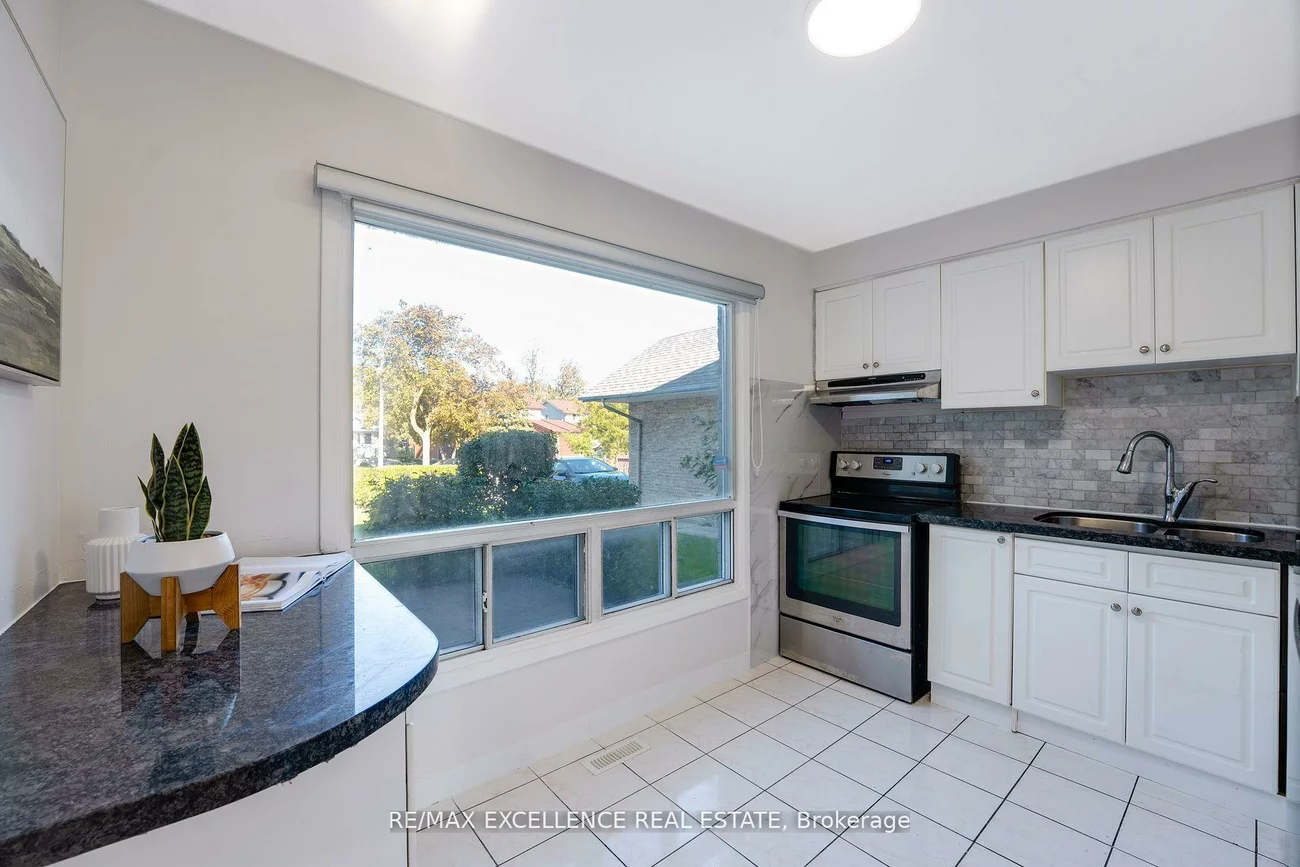 7556, Wildfern, Malton, Mississauga