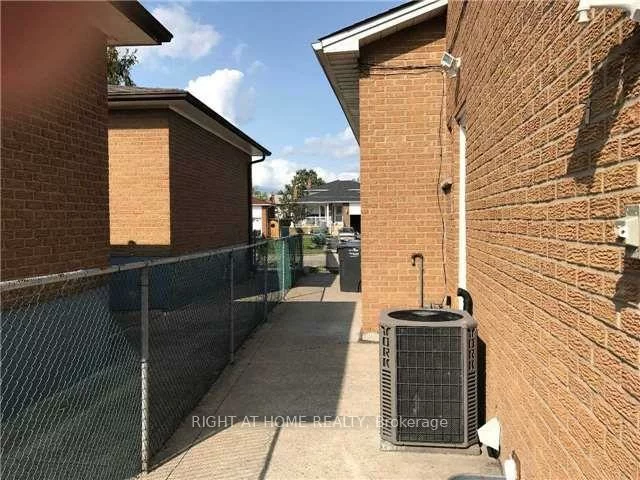 3972, Brandon Gate, Malton, Mississauga