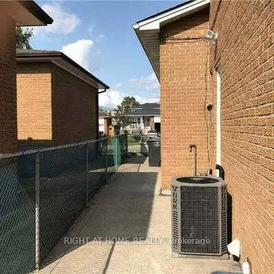 3972, Brandon Gate, Malton, Mississauga