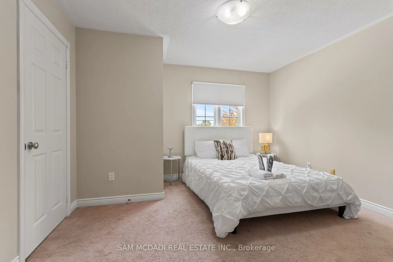 2556, Hammond, Sheridan, Mississauga