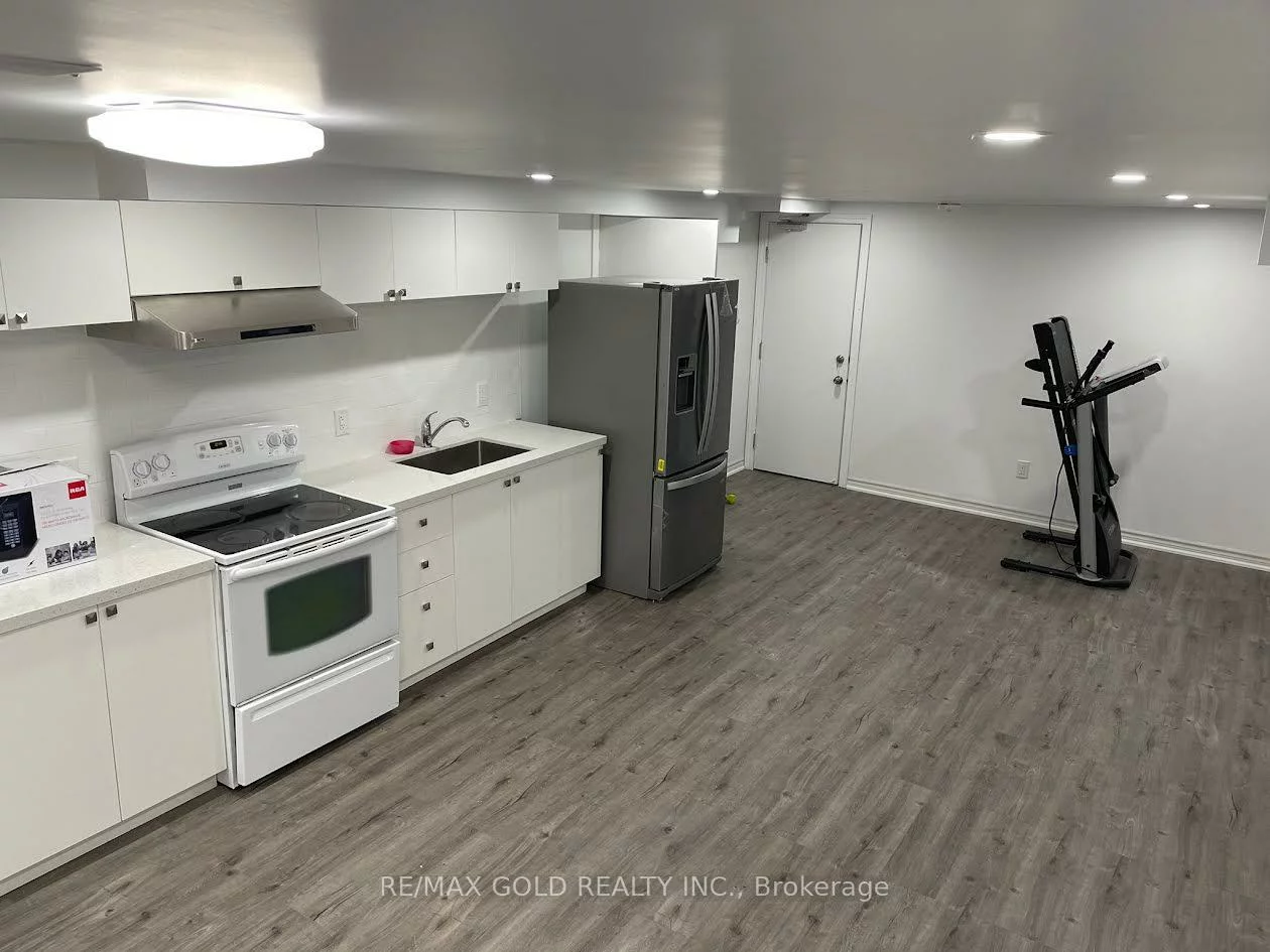 2946, Quetta, Meadowvale, Mississauga