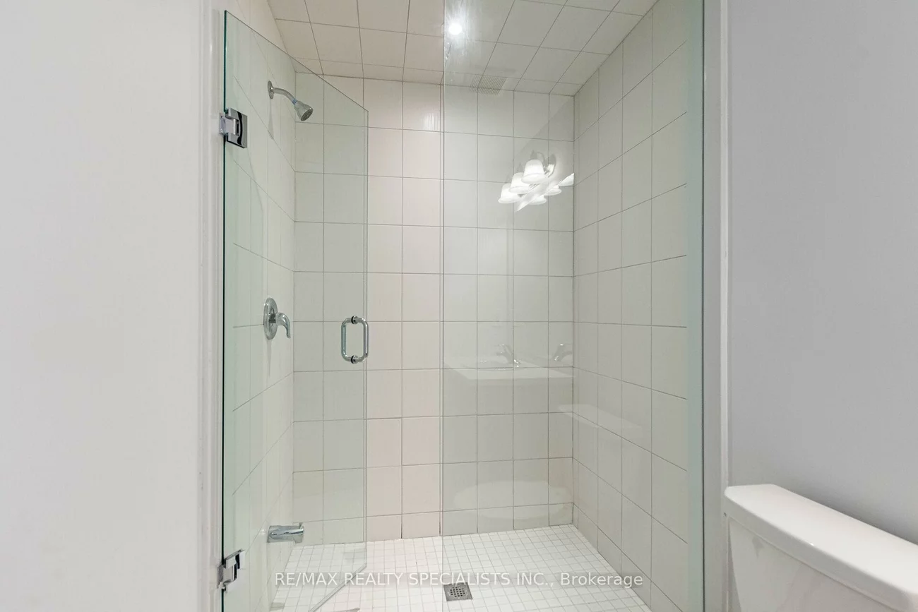 5966, Saigon, East Credit, Mississauga