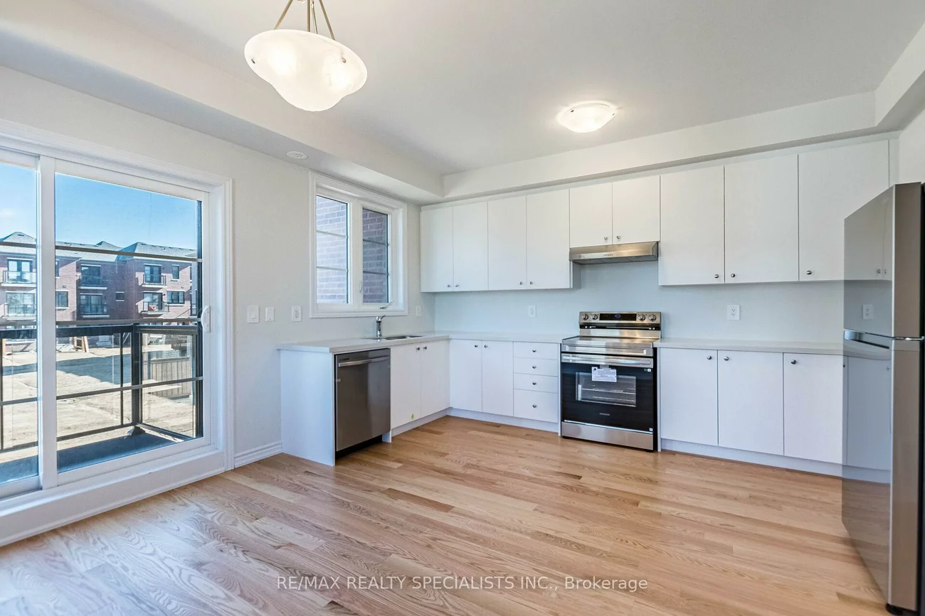 5966, Saigon, East Credit, Mississauga