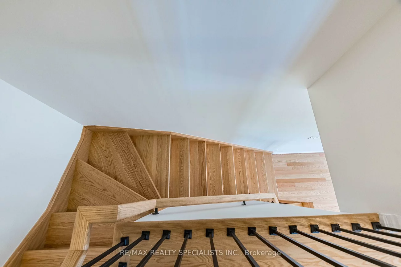 5966, Saigon, East Credit, Mississauga