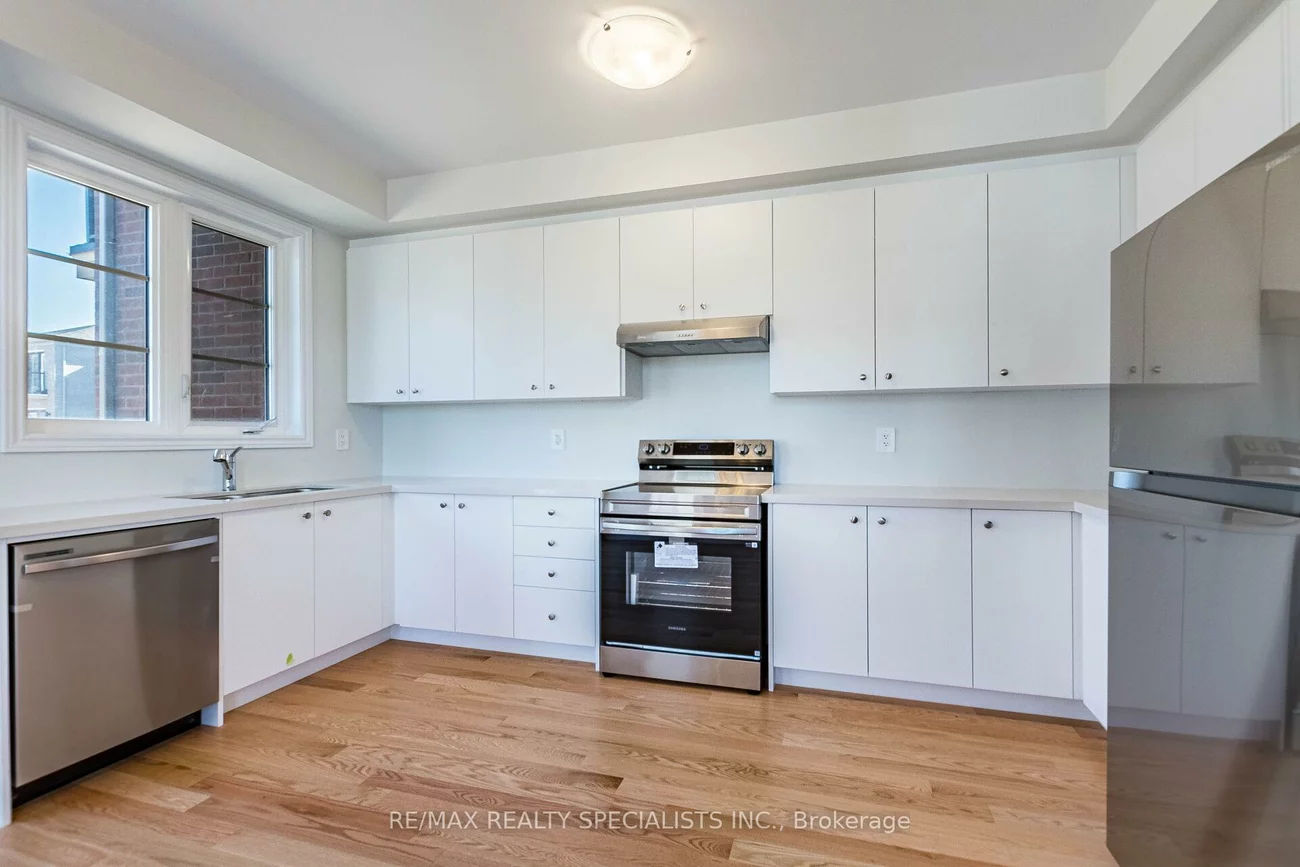 5966, Saigon, East Credit, Mississauga