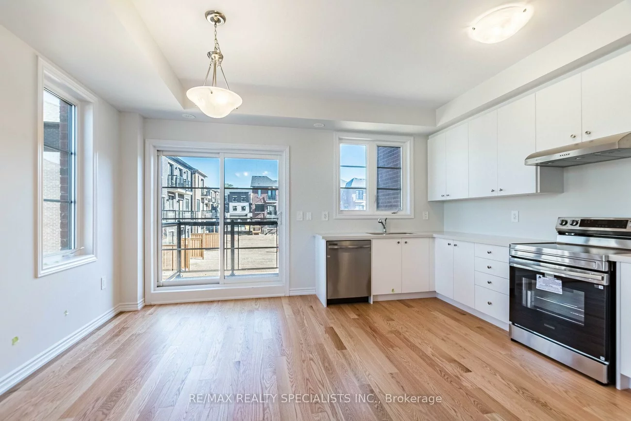 5966, Saigon, East Credit, Mississauga