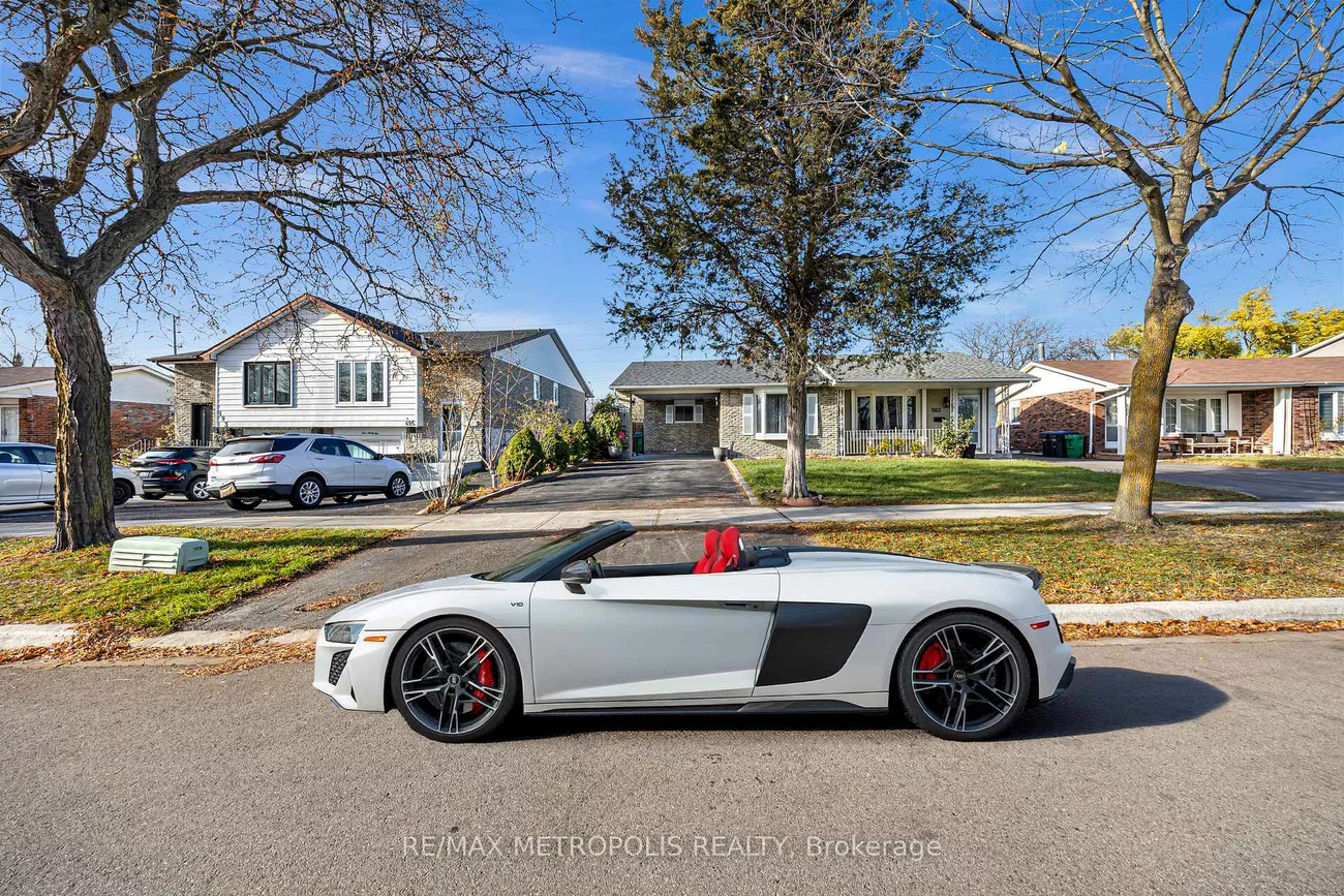 501, Daralea, Mississauga Valleys, Mississauga