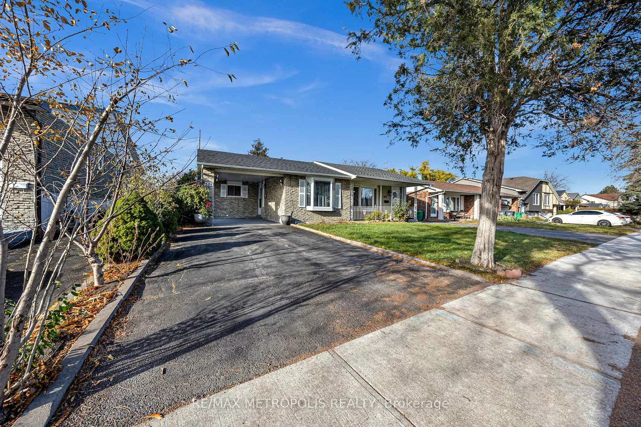 501, Daralea, Mississauga Valleys, Mississauga