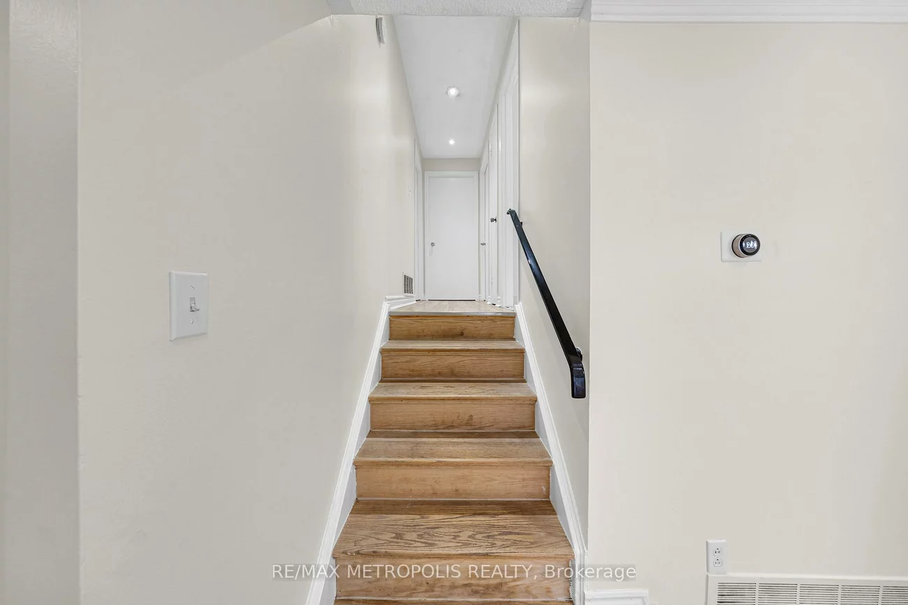 501, Daralea, Mississauga Valleys, Mississauga