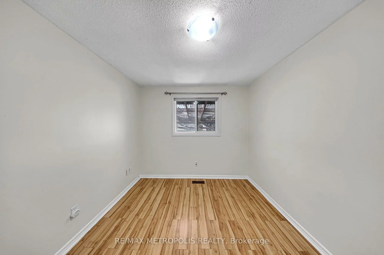 501, Daralea, Mississauga Valleys, Mississauga