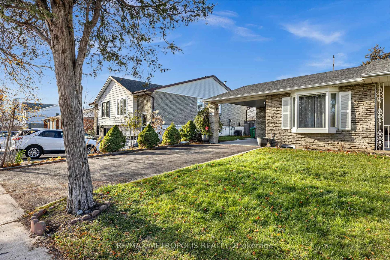501, Daralea, Mississauga Valleys, Mississauga