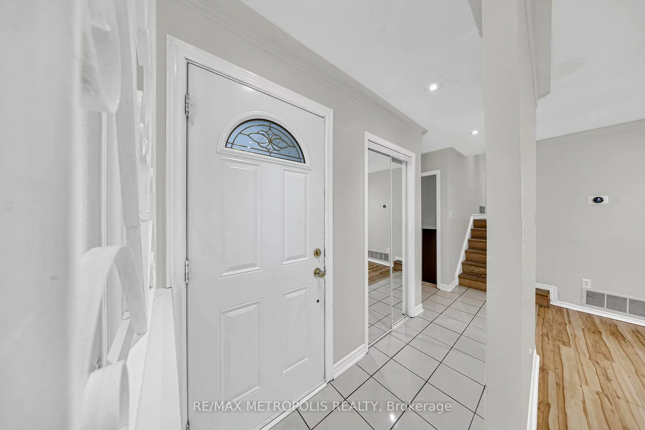 501, Daralea, Mississauga Valleys, Mississauga