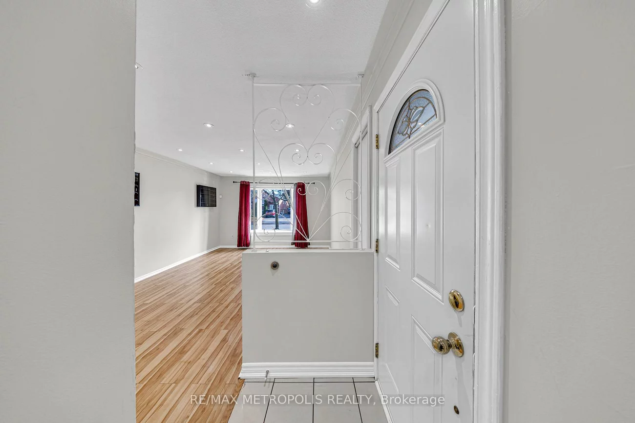 501, Daralea, Mississauga Valleys, Mississauga