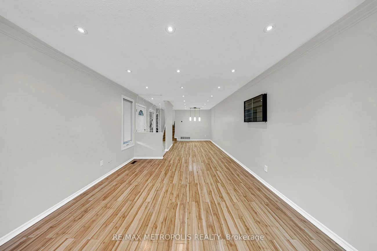 501, Daralea, Mississauga Valleys, Mississauga