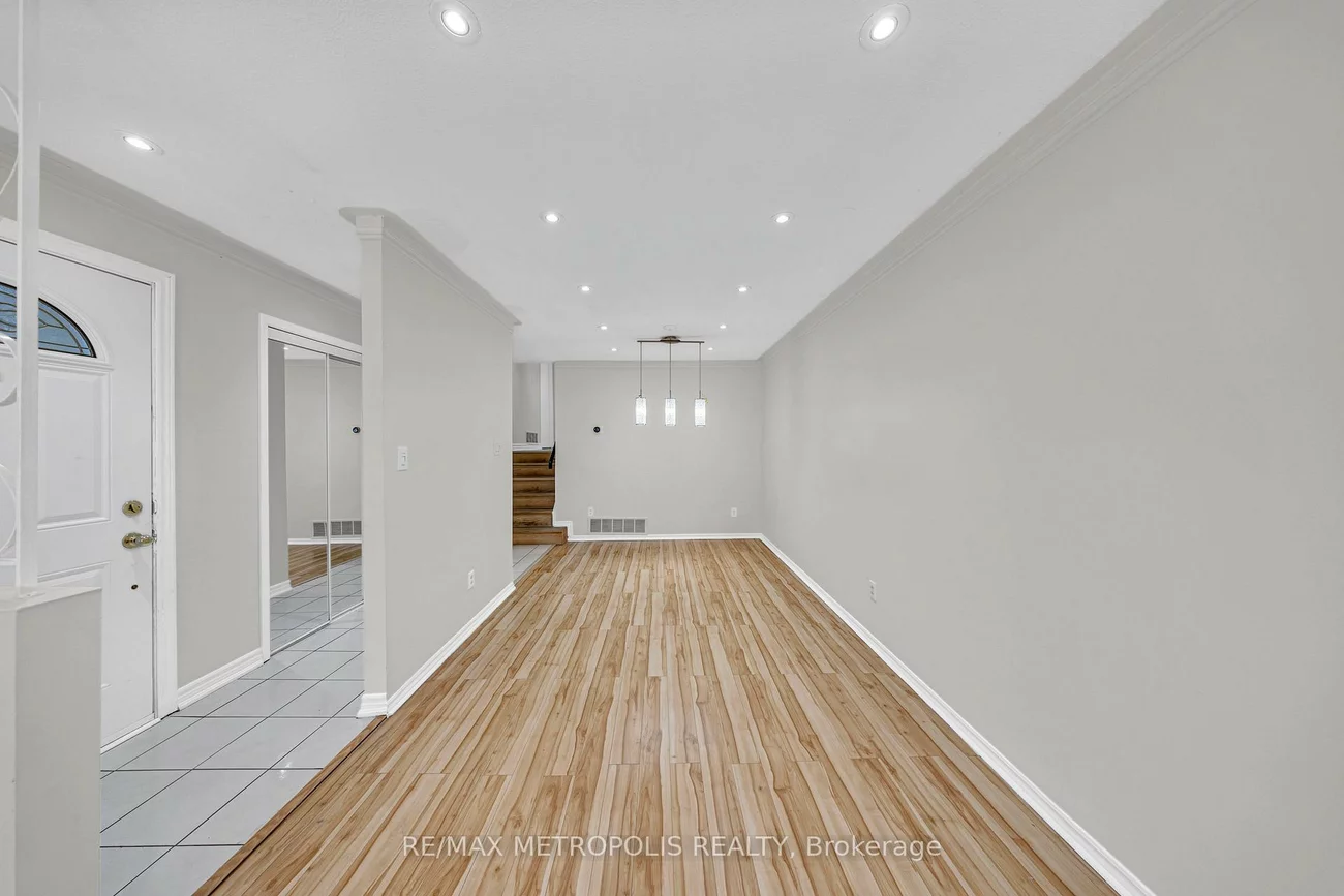 501, Daralea, Mississauga Valleys, Mississauga