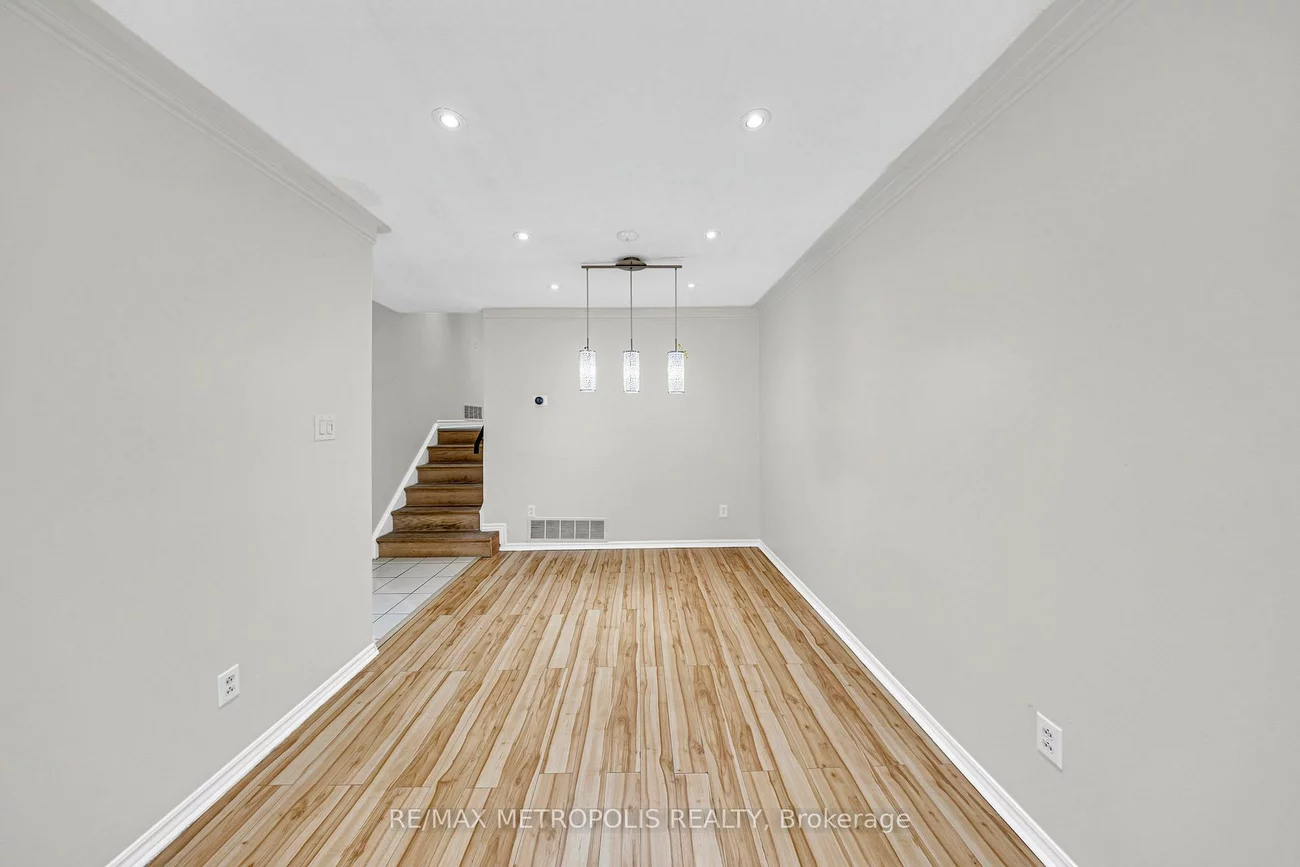 501, Daralea, Mississauga Valleys, Mississauga