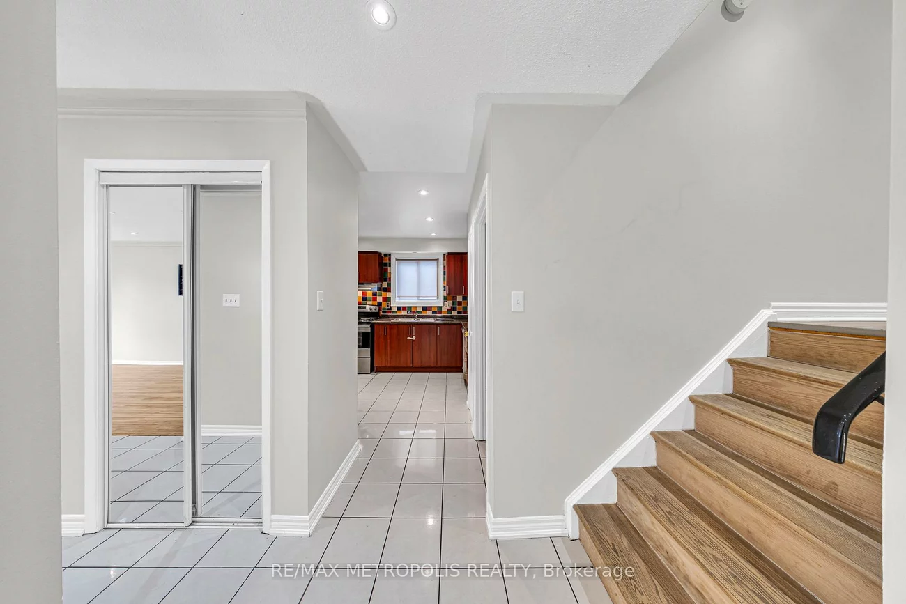 501, Daralea, Mississauga Valleys, Mississauga