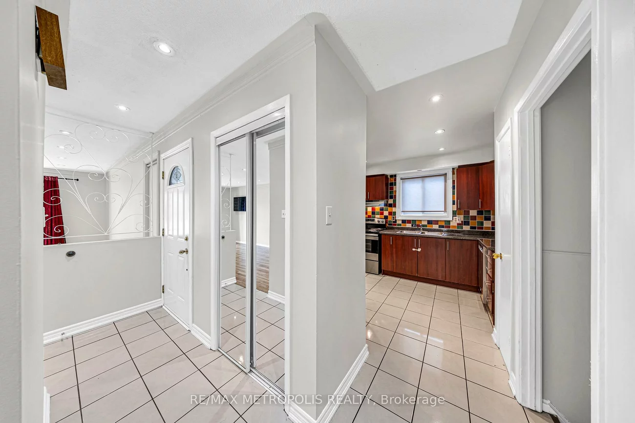 501, Daralea, Mississauga Valleys, Mississauga