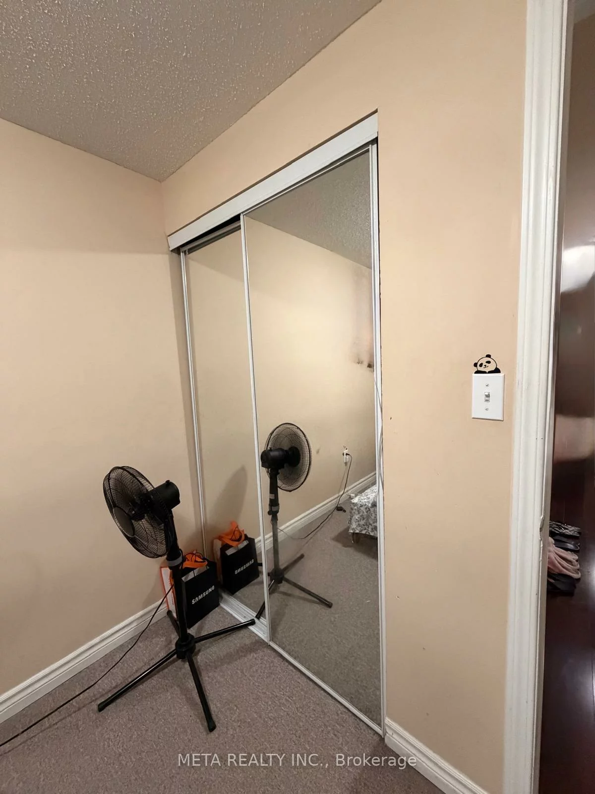 4757, Bluefeather, Bsmt., Hurontario, Mississauga