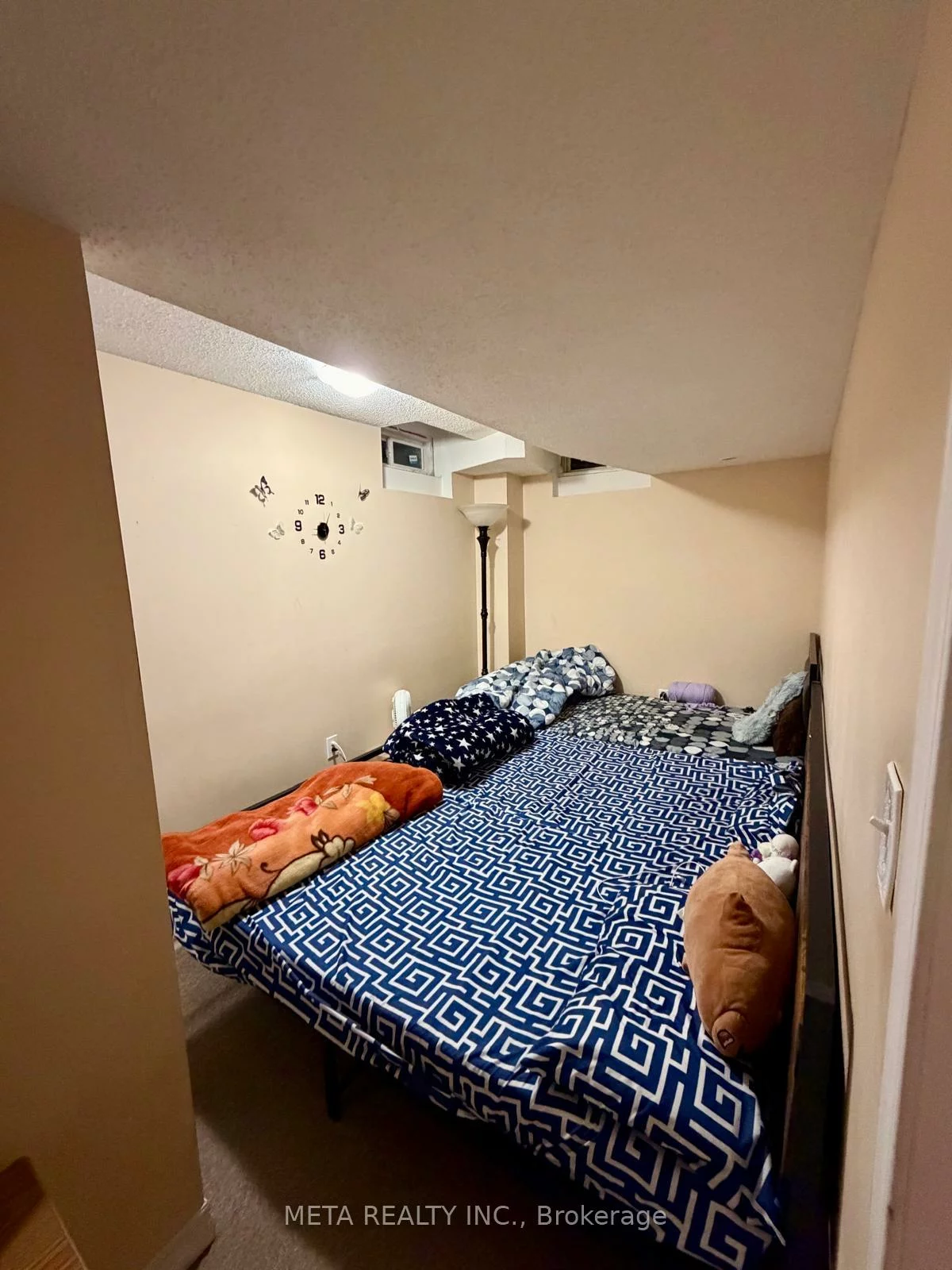 4757, Bluefeather, Bsmt., Hurontario, Mississauga