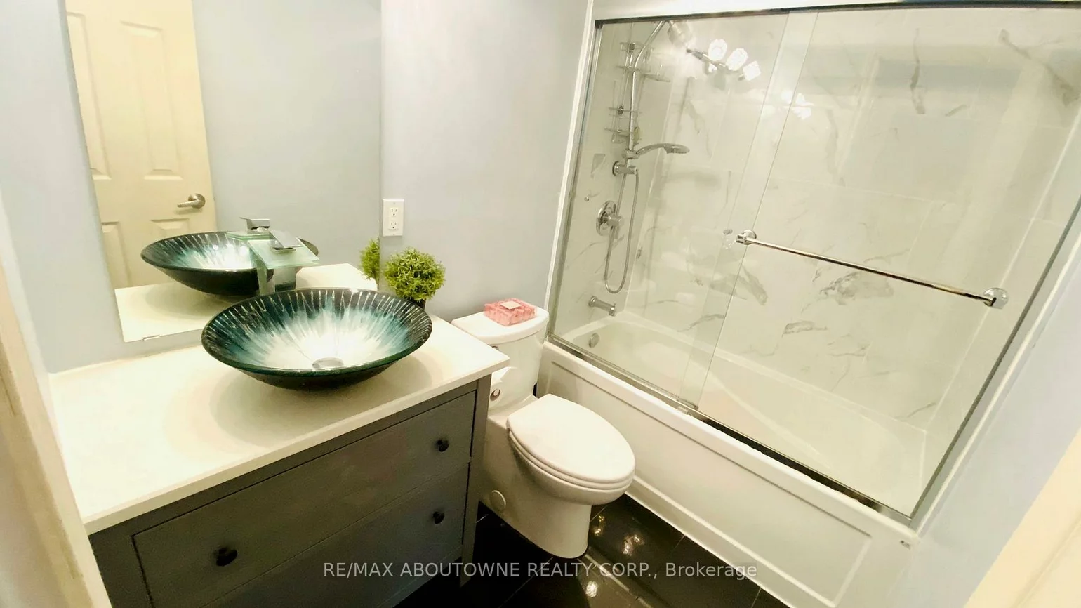 1601, Sandgate, Clarkson, Mississauga