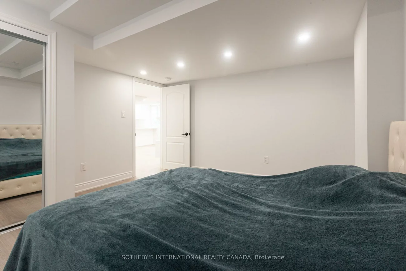 1182, Blueheron, East Credit, Mississauga