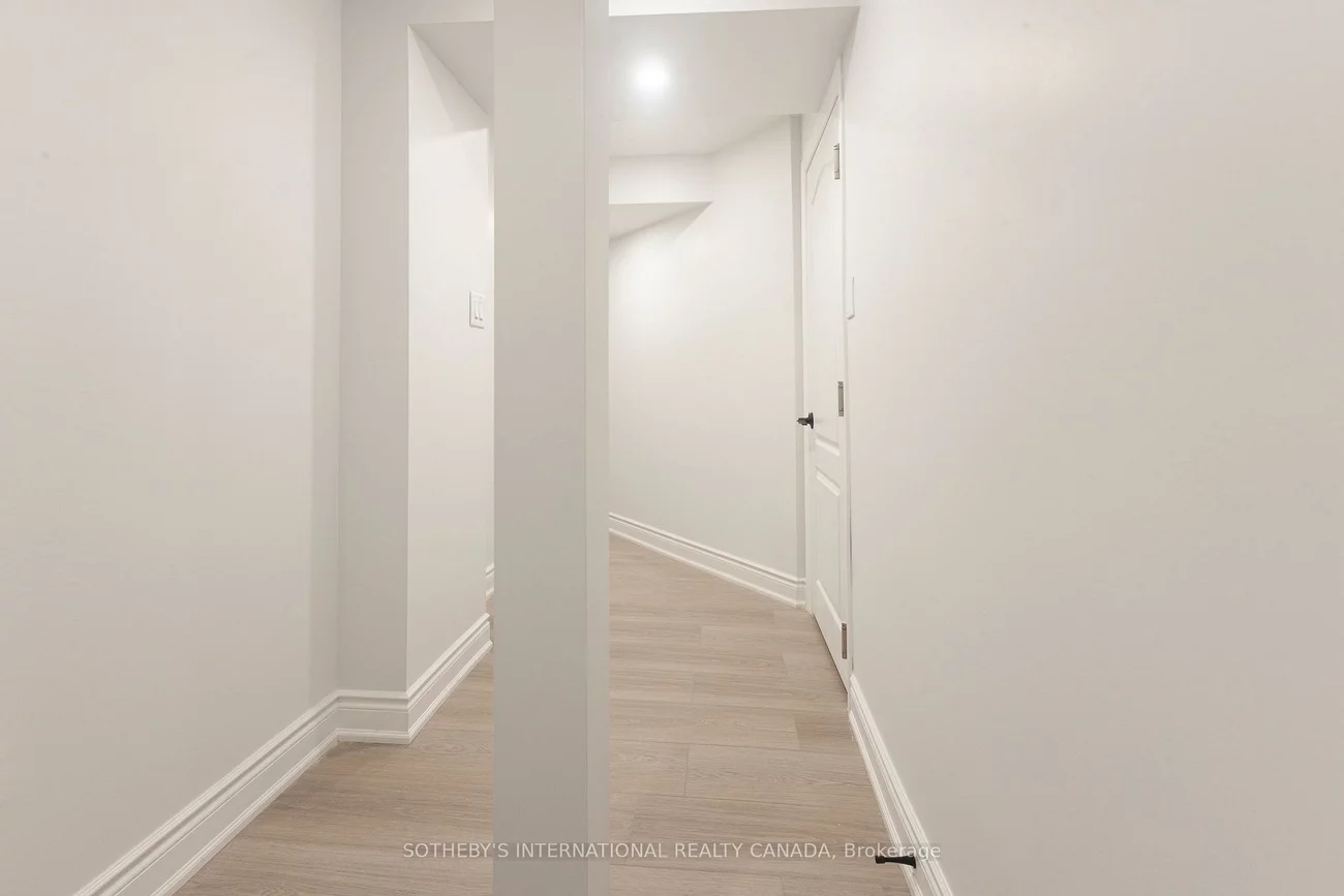 1182, Blueheron, East Credit, Mississauga