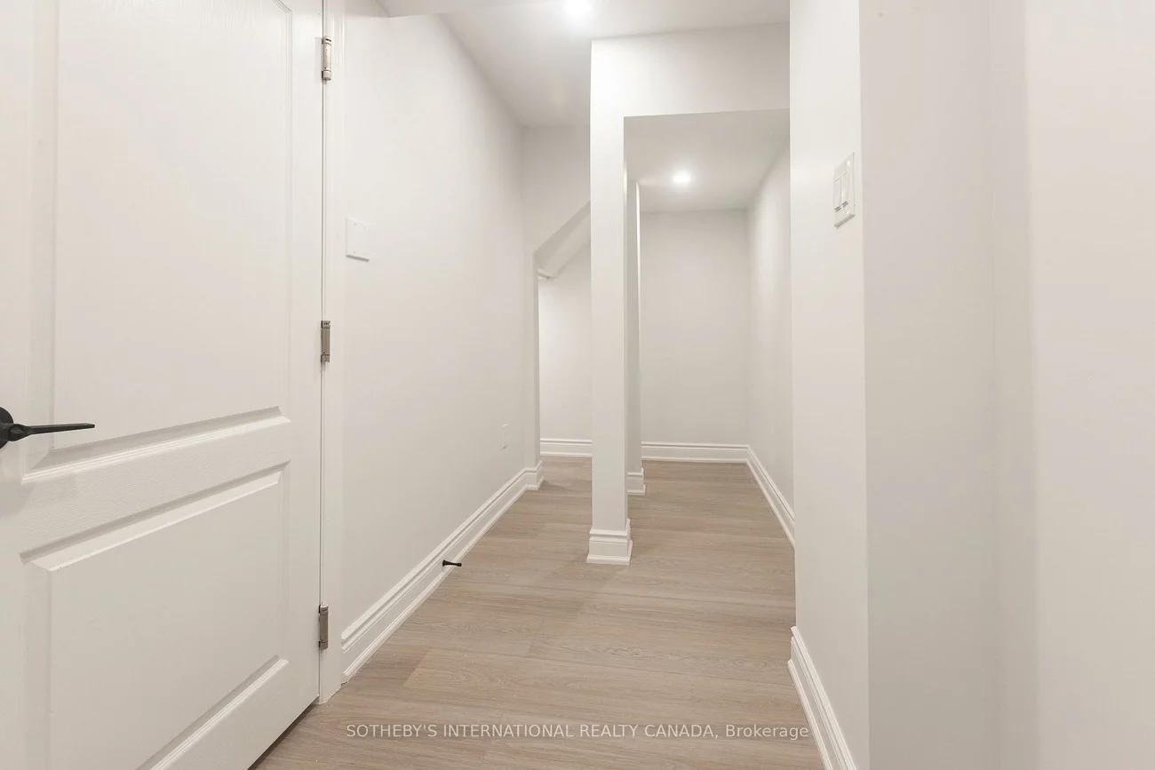 1182, Blueheron, East Credit, Mississauga