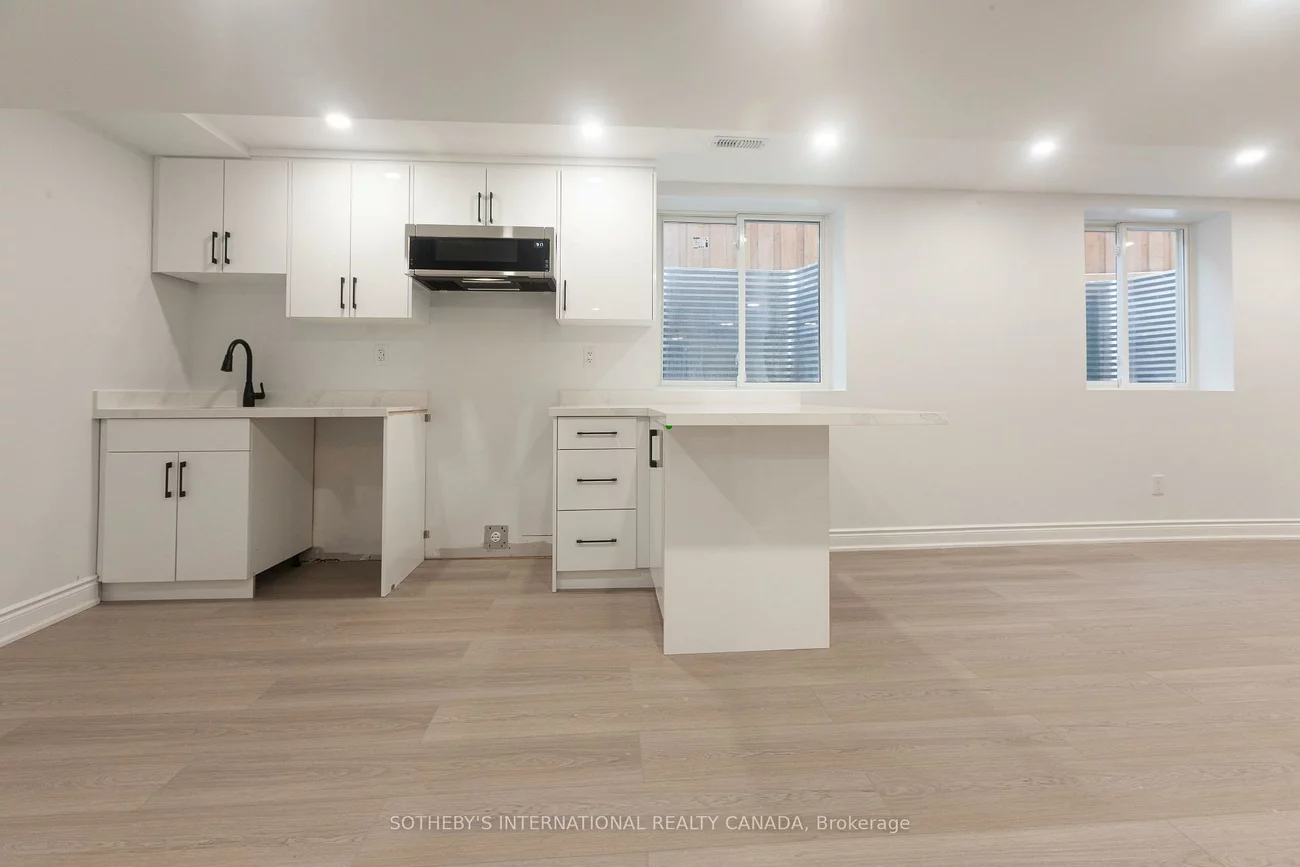 1182, Blueheron, East Credit, Mississauga