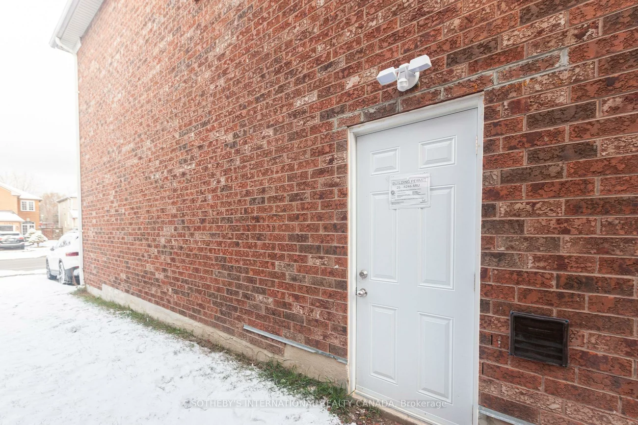 1182, Blueheron, East Credit, Mississauga